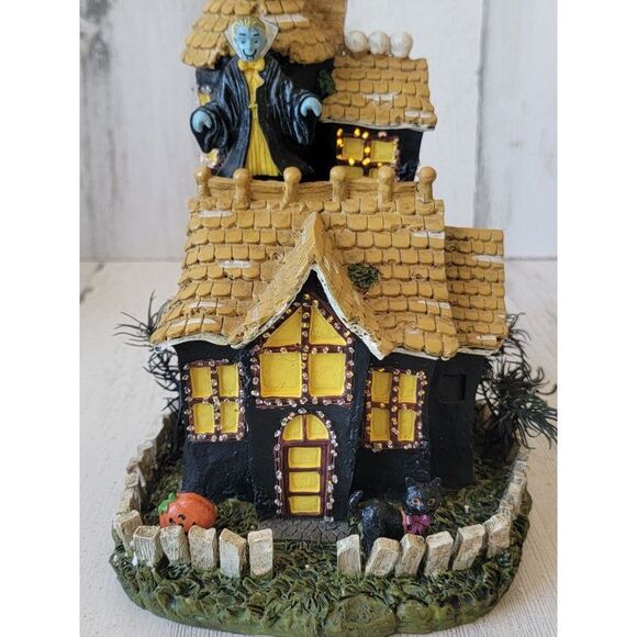 Spookyside Estates fiber optic Dracula Halloween light up house - Picture 4 of 14